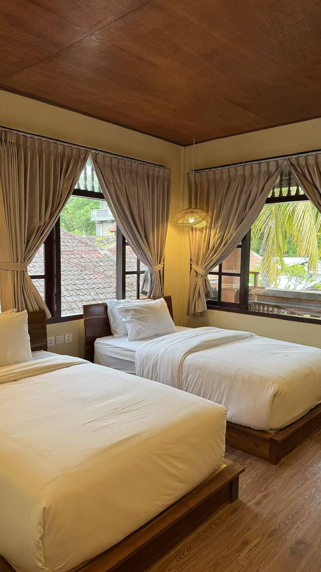 Twin Room — Garden Views